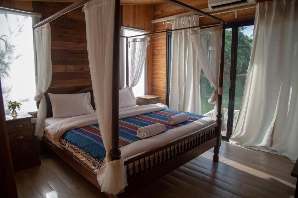 เลอ บาแซง เอราวัณรีสอร์ต Hotel กาญจนบุรี ภายนอก รูปภาพ